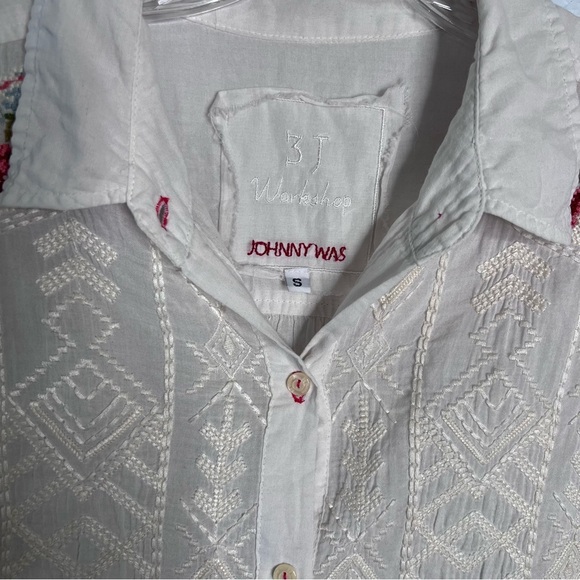 Johnny Was Top Small 3J Workshop Floral Embroidered Shirt Boho White Tunic B9 - Picture 2 of 5